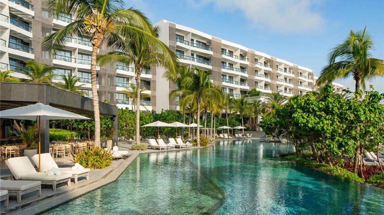 <b>Waldorf Astoria Cancun Pool</b>. Images powered by <a href="https://iceportal.shijigroup.com/" title="IcePortal" target="_blank">IcePortal</a>.