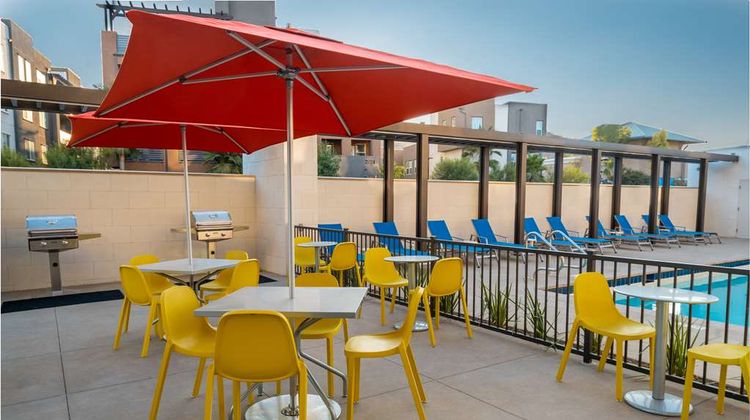Home2 Suites by Hilton Corona Pool