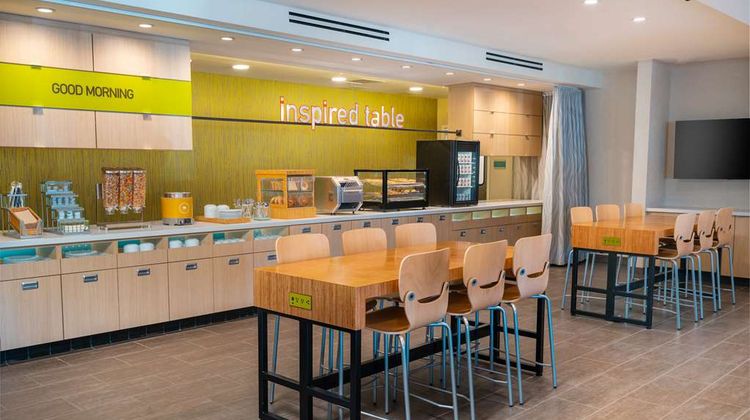 Home2 Suites by Hilton Corona Restaurant