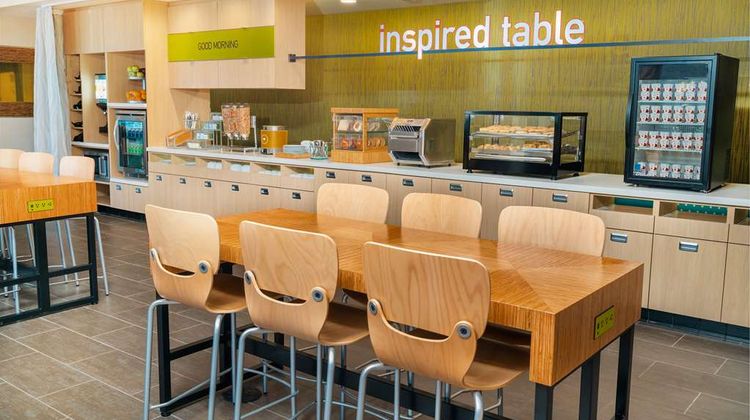 Home2 Suites by Hilton Corona Restaurant