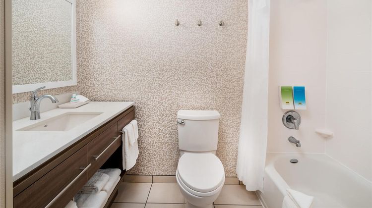 Home2 Suites by Hilton Corona Room