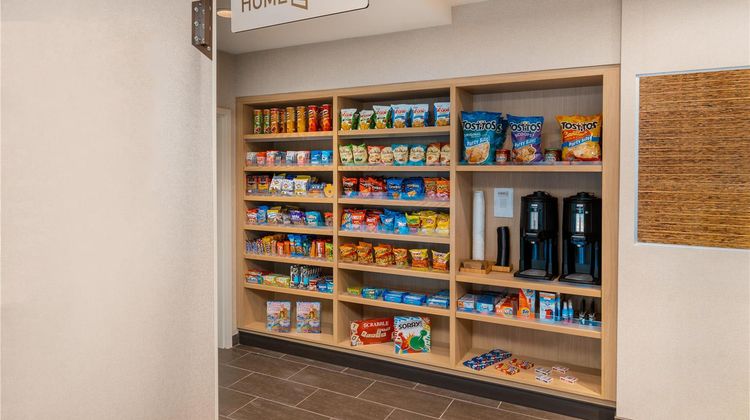 Home2 Suites by Hilton Corona Restaurant