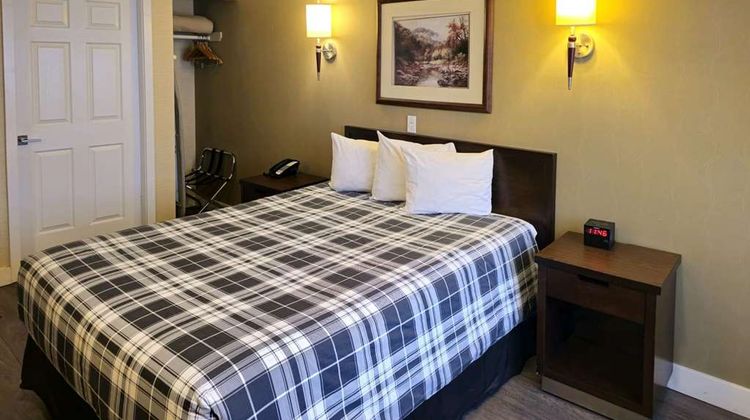 Rodeway Inn & Suites Kamloops Room