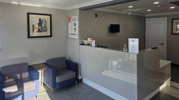 Rodeway Inn & Suites Kamloops Lobby