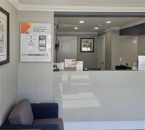 Rodeway Inn & Suites Kamloops Lobby