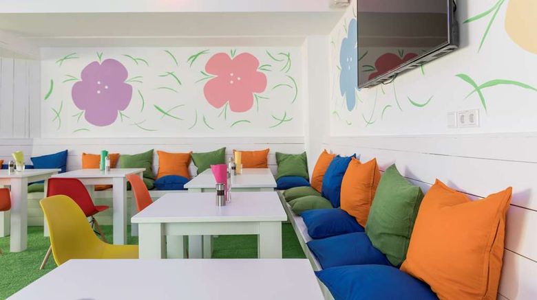 <b>Flowers Hotel Muenster Lobby</b>. Images powered by <a href="https://iceportal.shijigroup.com/" title="IcePortal" target="_blank">IcePortal</a>.