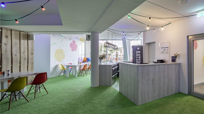 <b>Flowers Hotel Muenster Lobby</b>. Images powered by <a href="https://iceportal.shijigroup.com/" title="IcePortal" target="_blank">IcePortal</a>.