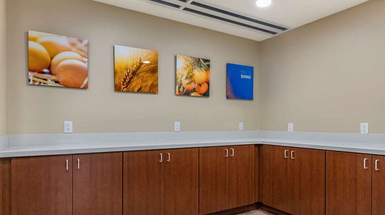 <b>Comfort Suites Daytona Beach Speedway Restaurant</b>. Images powered by <a href="https://iceportal.shijigroup.com/" title="IcePortal" target="_blank">IcePortal</a>.