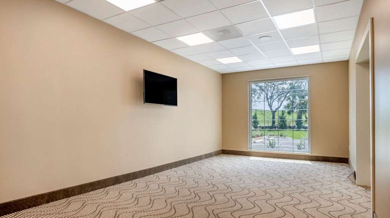 <b>Comfort Suites Daytona Beach Speedway Meeting</b>. Images powered by <a href="https://iceportal.shijigroup.com/" title="IcePortal" target="_blank">IcePortal</a>.