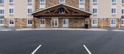 WoodSpring Suites Airport South Exterior