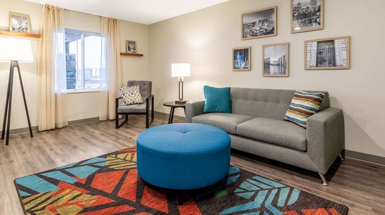 <b>WoodSpring Suites Airport South Lobby</b>. Images powered by <a href="https://iceportal.shijigroup.com/" title="IcePortal" target="_blank">IcePortal</a>.