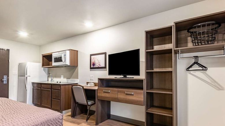 <b>WoodSpring Suites Airport South Room</b>. Images powered by <a href="https://iceportal.shijigroup.com/" title="IcePortal" target="_blank">IcePortal</a>.