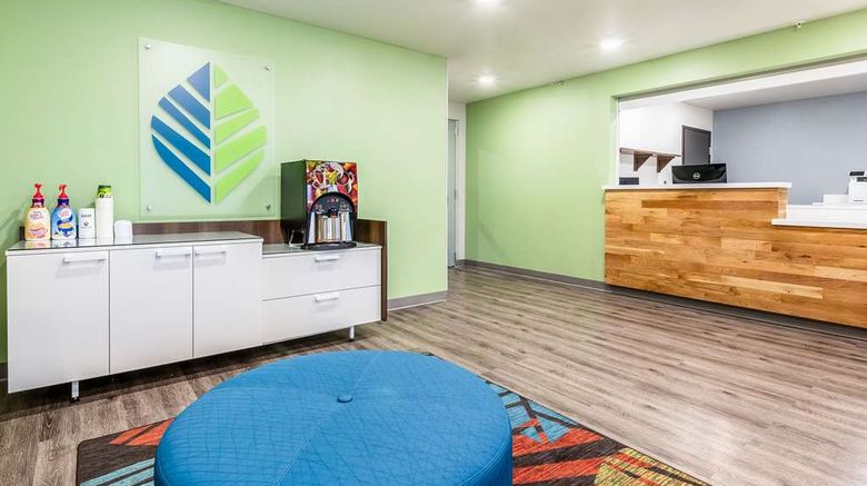 <b>WoodSpring Suites Airport South Lobby</b>. Images powered by <a href="https://iceportal.shijigroup.com/" title="IcePortal" target="_blank">IcePortal</a>.