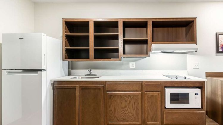 WoodSpring Suites Airport South Room