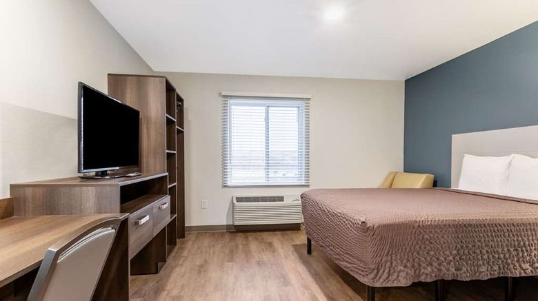 <b>WoodSpring Suites Airport South Room</b>. Images powered by <a href="https://iceportal.shijigroup.com/" title="IcePortal" target="_blank">IcePortal</a>.