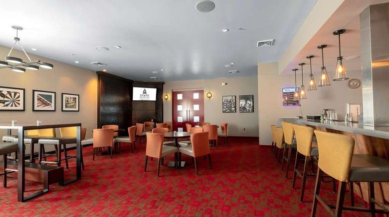 <b>State House Inn Restaurant</b>. Images powered by <a href="https://iceportal.shijigroup.com/" title="IcePortal" target="_blank">IcePortal</a>.