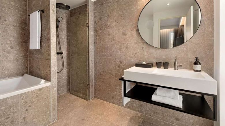<b>Comwell Copenhagen Portside Dolce Hotel Room</b>. Images powered by <a href="https://iceportal.shijigroup.com/" title="IcePortal" target="_blank">IcePortal</a>.