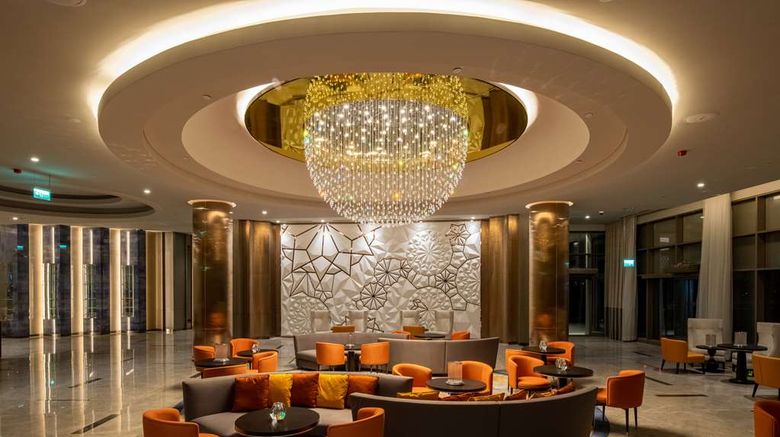 <b>Hilton Mall of Istanbul Lobby</b>. Images powered by <a href="https://iceportal.shijigroup.com/" title="IcePortal" target="_blank">IcePortal</a>.
