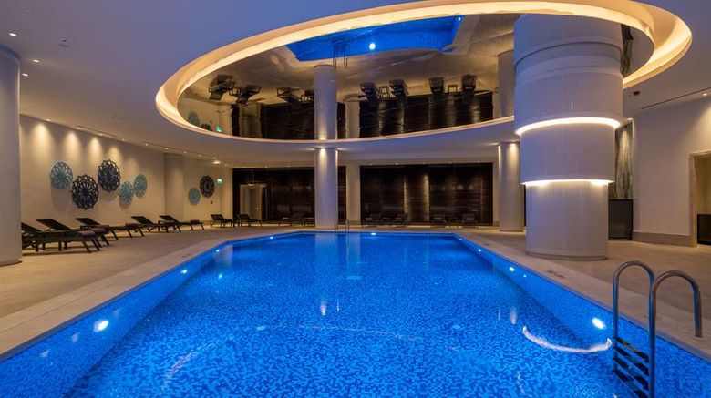 <b>Hilton Mall of Istanbul Pool</b>. Images powered by <a href="https://iceportal.shijigroup.com/" title="IcePortal" target="_blank">IcePortal</a>.