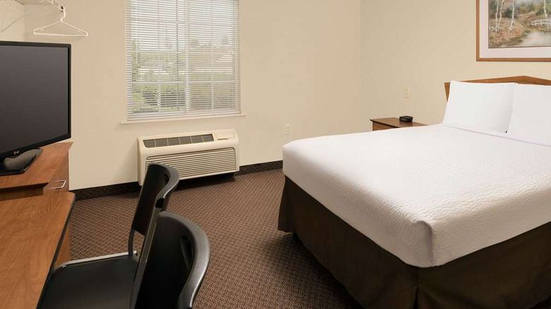 <b>WoodSpring Suites Kansas City Lenexa Room</b>. Images powered by <a href="https://iceportal.shijigroup.com/" title="IcePortal" target="_blank">IcePortal</a>.