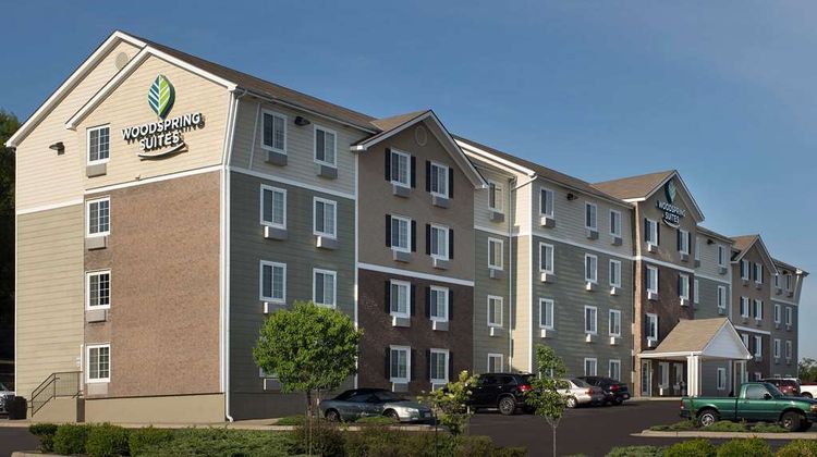 WoodSpring Suites Kansas City Mission Exterior
