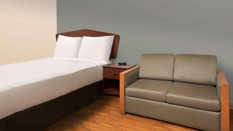 <b>WoodSpring Suites Topeka Room</b>. Images powered by <a href="https://iceportal.shijigroup.com/" title="IcePortal" target="_blank">IcePortal</a>.