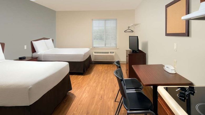 <b>WoodSpring Suites Topeka Room</b>. Images powered by <a href="https://iceportal.shijigroup.com/" title="IcePortal" target="_blank">IcePortal</a>.