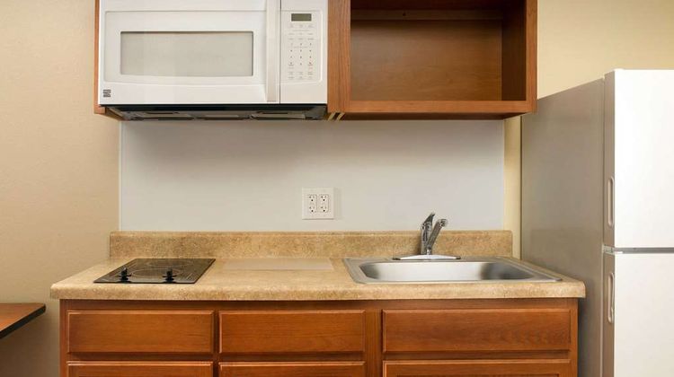 WoodSpring Suites Louisville Jeffersonto Room
