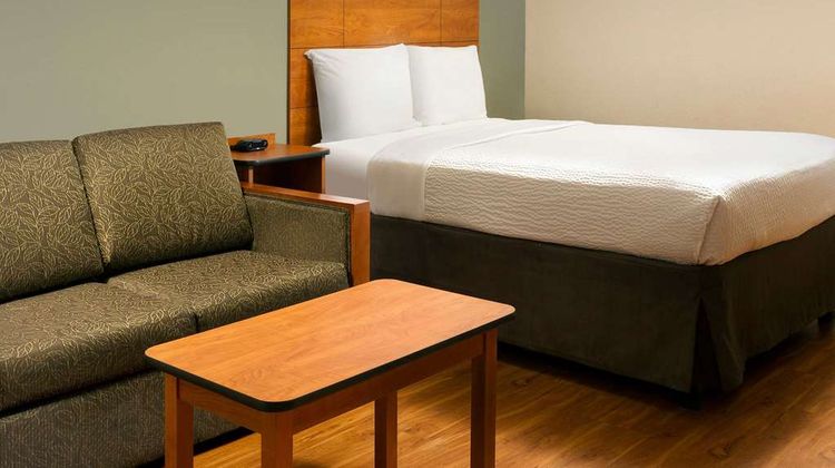 WoodSpring Suites Louisville Jeffersonto Room