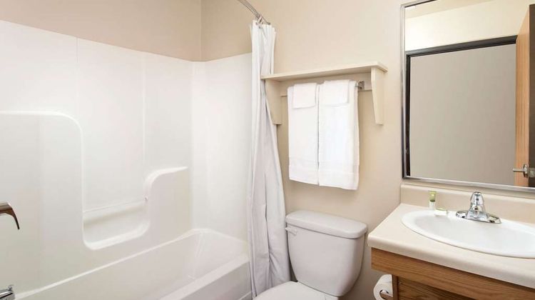 WoodSpring Suites St. Louis Arnold Room