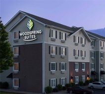 WoodSpring Suites Kansas City Liberty Exterior