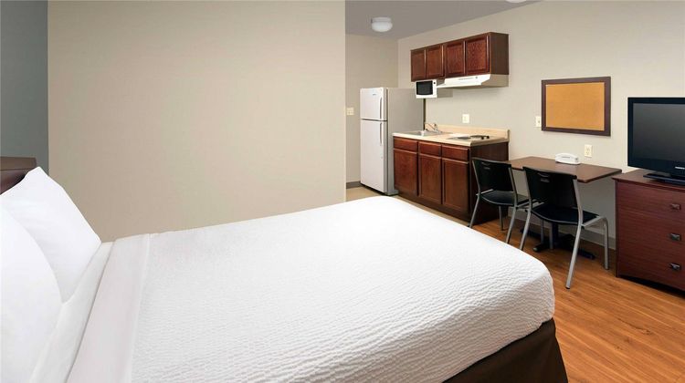 WoodSpring Suites Kansas City Liberty Room