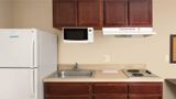 WoodSpring Suites Kansas City Liberty Room