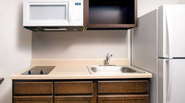 WoodSpring Suites Fargo Room