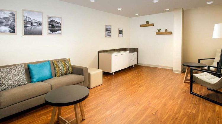WoodSpring Suites Allentown Lobby