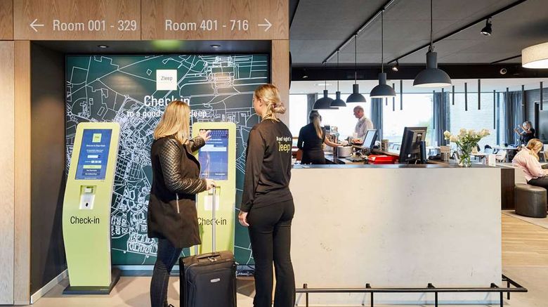 <b>Billund Airport Hotel Lobby</b>. Images powered by <a href="https://iceportal.shijigroup.com/" title="IcePortal" target="_blank">IcePortal</a>.