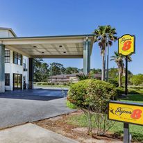 Super 8 by Wyndham Kinder