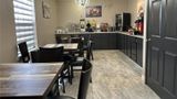 Super 8 by Wyndham Kinder Restaurant