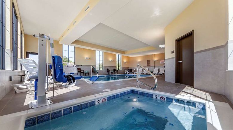 <b>Comfort Suites Grand Island Pool</b>. Images powered by <a href="https://iceportal.shijigroup.com/" title="IcePortal" target="_blank">IcePortal</a>.