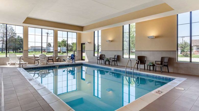 <b>Comfort Suites Grand Island Pool</b>. Images powered by <a href="https://iceportal.shijigroup.com/" title="IcePortal" target="_blank">IcePortal</a>.