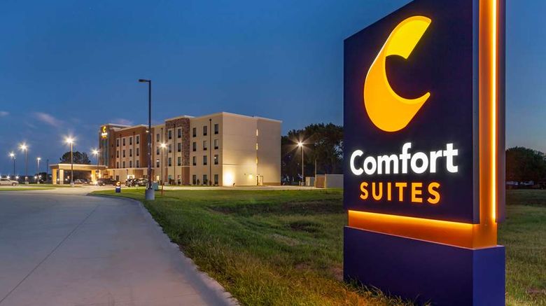 <b>Comfort Suites Grand Island Exterior</b>. Images powered by <a href="https://iceportal.shijigroup.com/" title="IcePortal" target="_blank">IcePortal</a>.