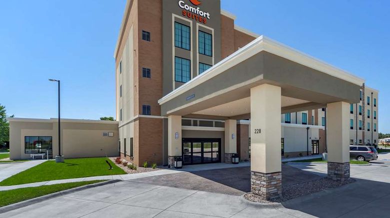 <b>Comfort Suites Grand Island Exterior</b>. Images powered by <a href="https://iceportal.shijigroup.com/" title="IcePortal" target="_blank">IcePortal</a>.