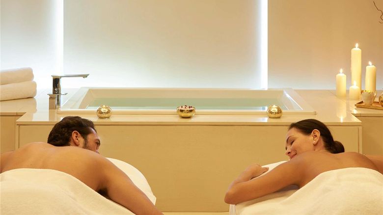 <b>Fairmont Amman Spa</b>. Images powered by <a href="https://iceportal.shijigroup.com/" title="IcePortal" target="_blank">IcePortal</a>.