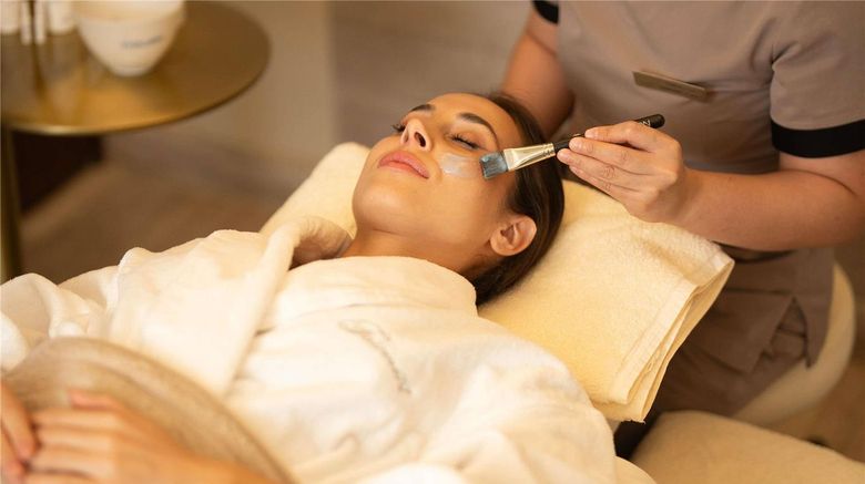 <b>Fairmont Riyadh Spa</b>. Images powered by <a href="https://iceportal.shijigroup.com/" title="IcePortal" target="_blank">IcePortal</a>.