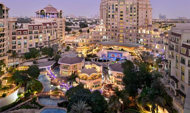 Swissotel Al Murooj Dubai Exterior