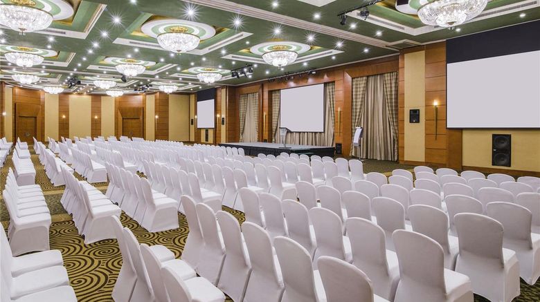 <b>Swissotel Al Murooj Dubai Meeting</b>. Images powered by <a href="https://iceportal.shijigroup.com/" title="IcePortal" target="_blank">IcePortal</a>.