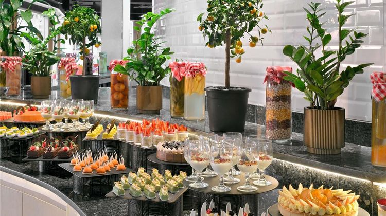 Swissotel Al Murooj Dubai Restaurant