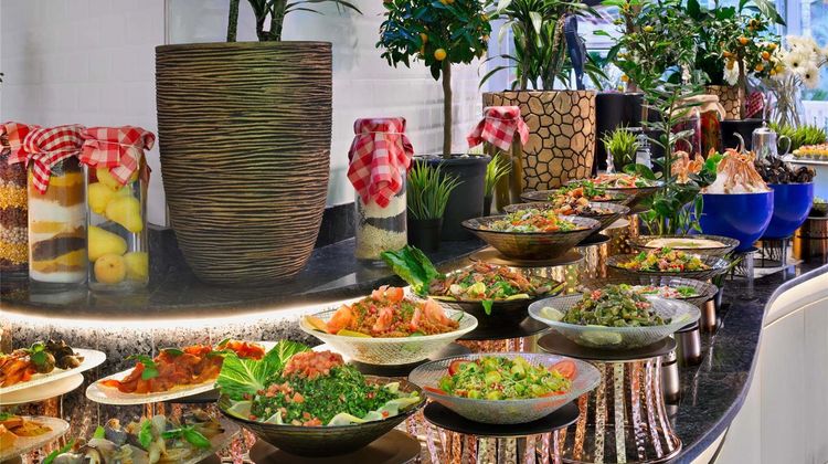 Swissotel Al Murooj Dubai Restaurant