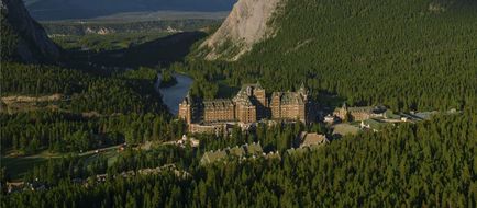 Fairmont Banff Springs Exterior