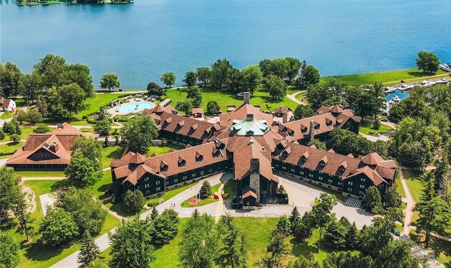 The Fairmont Le Chateau Montebello Exterior